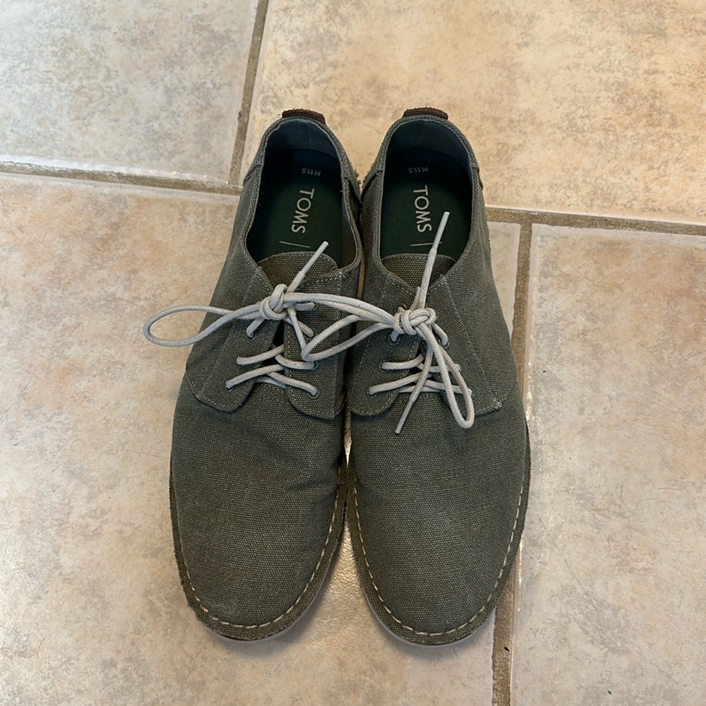 Toms shoes men size 11.5 (green)